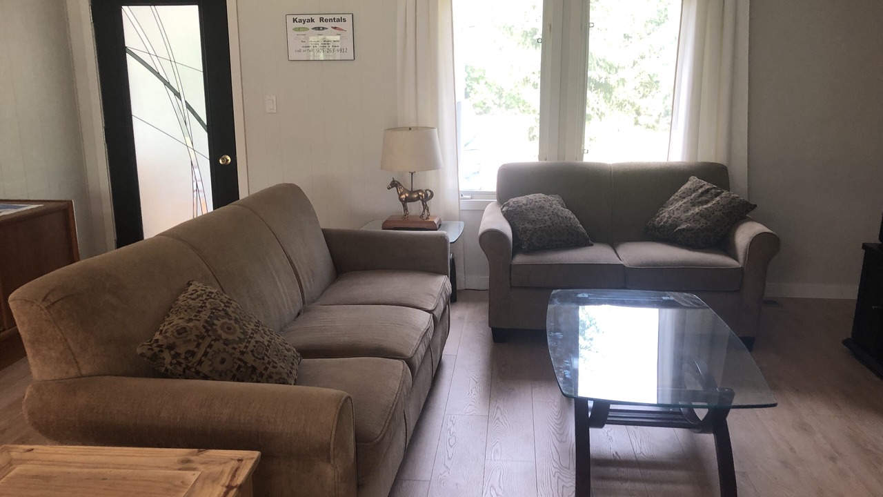 Photo of Livingroom in Bobcaygeon