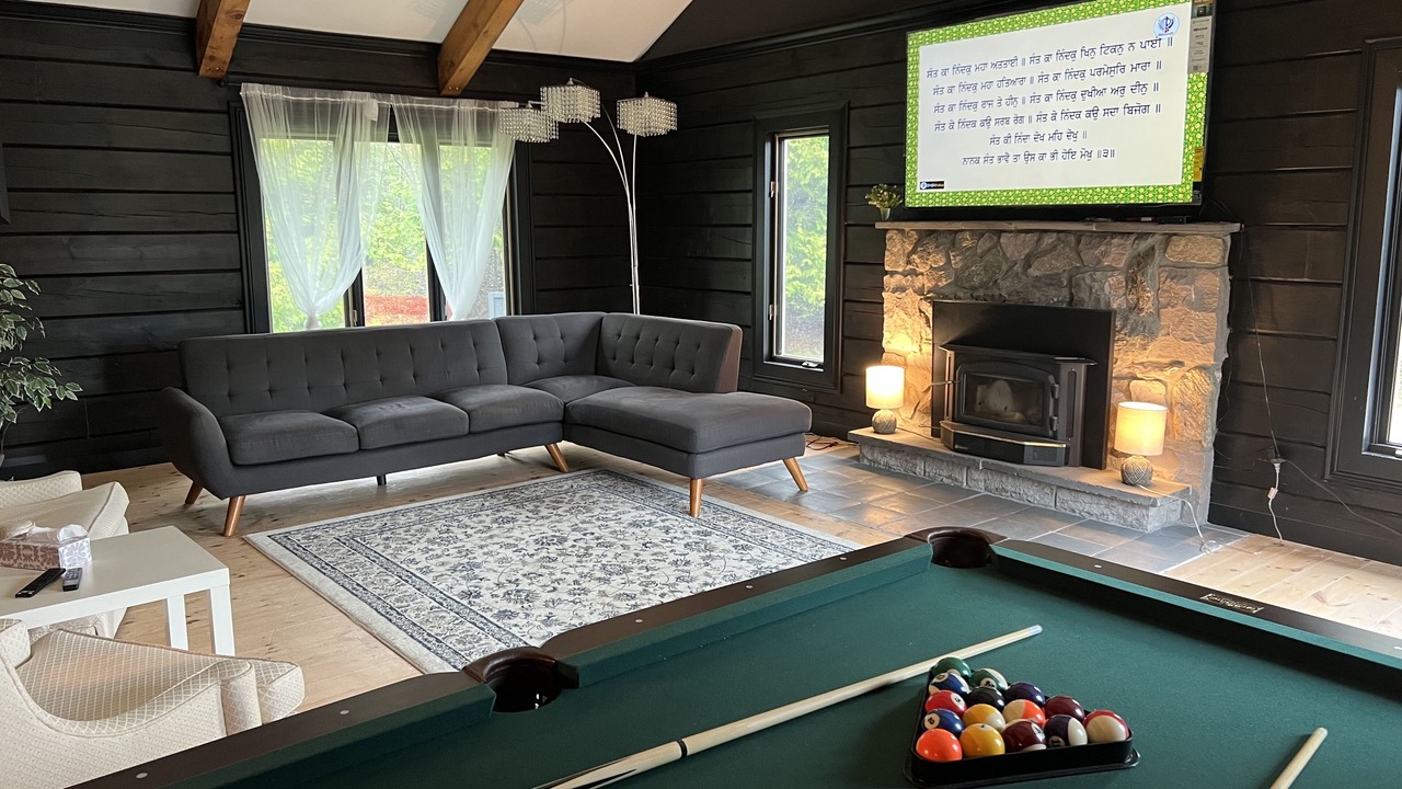 Photo of Livingroom in Caledon
