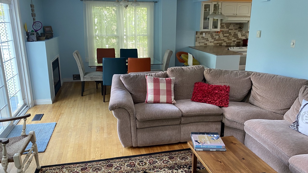 Photo of Livingroom in Lagoon City