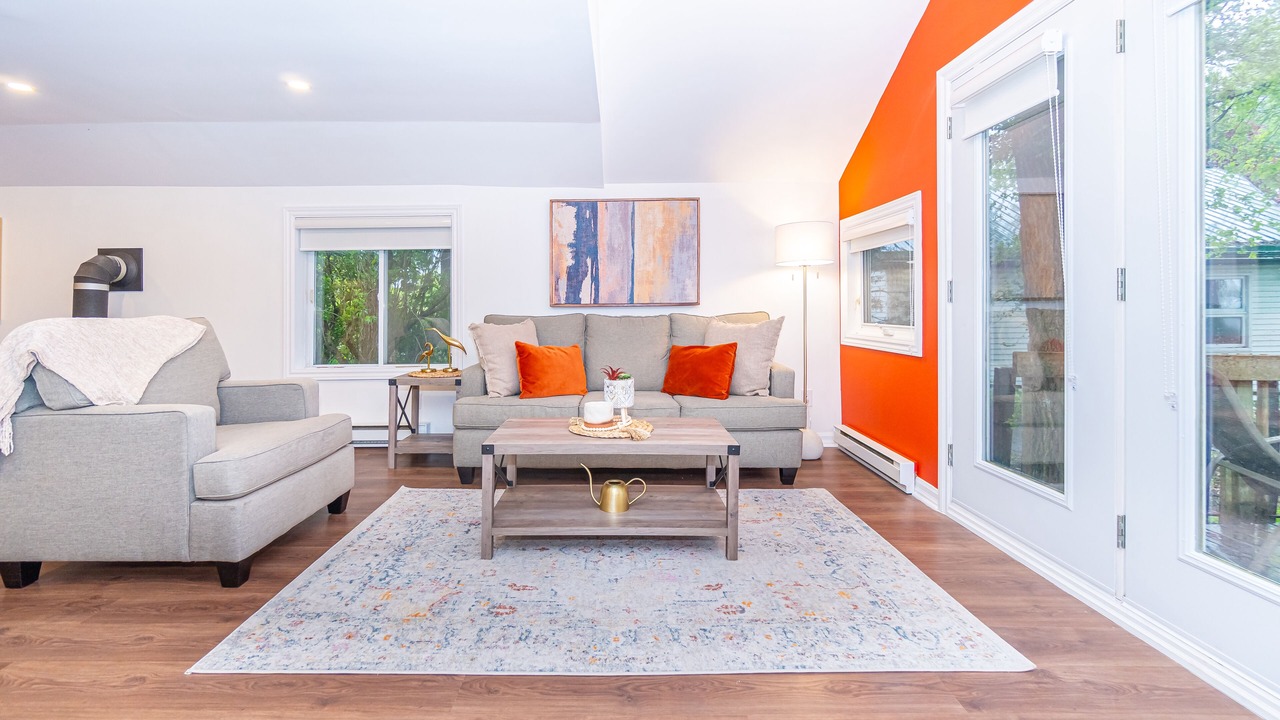 Photo of Livingroom in Greater Napanee