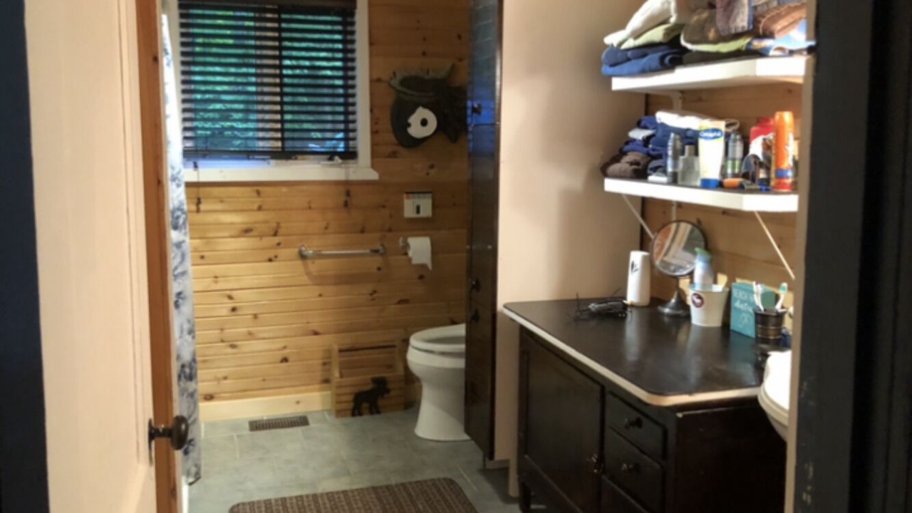 Photo of Bathroom in Eagle Lake