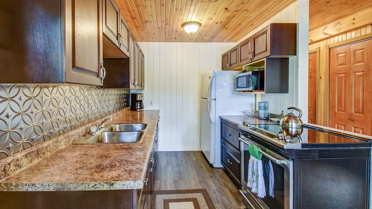 Photo of Kitchen in Marmora and Lake