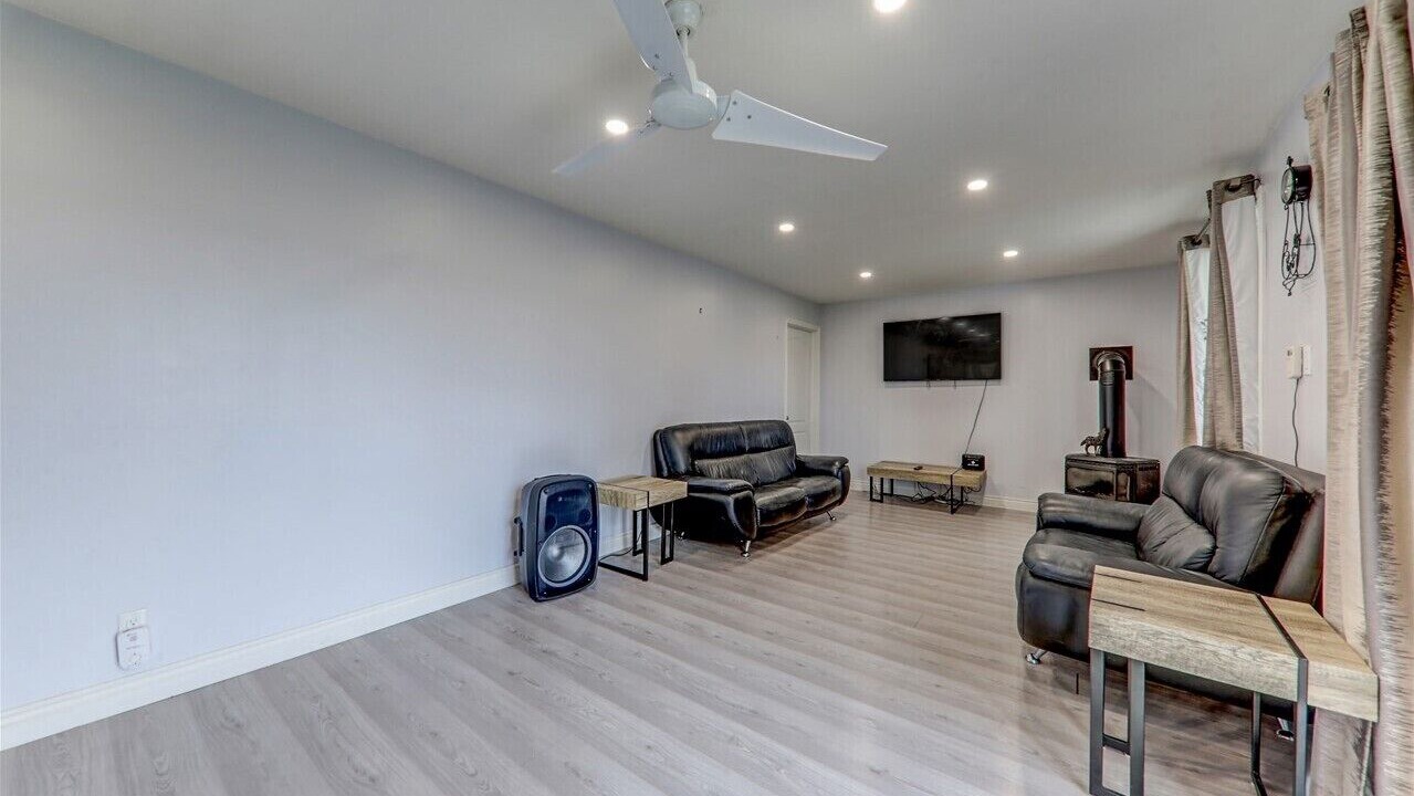Photo of Livingroom in Kawartha Lakes