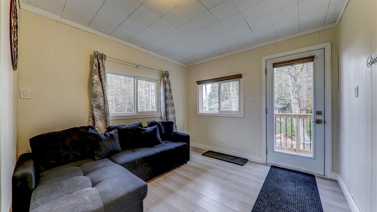 Photo of Livingroom in Kawartha Lakes