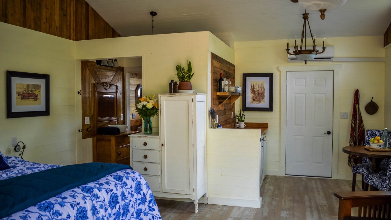 Photo of Bedroom in West Lincoln