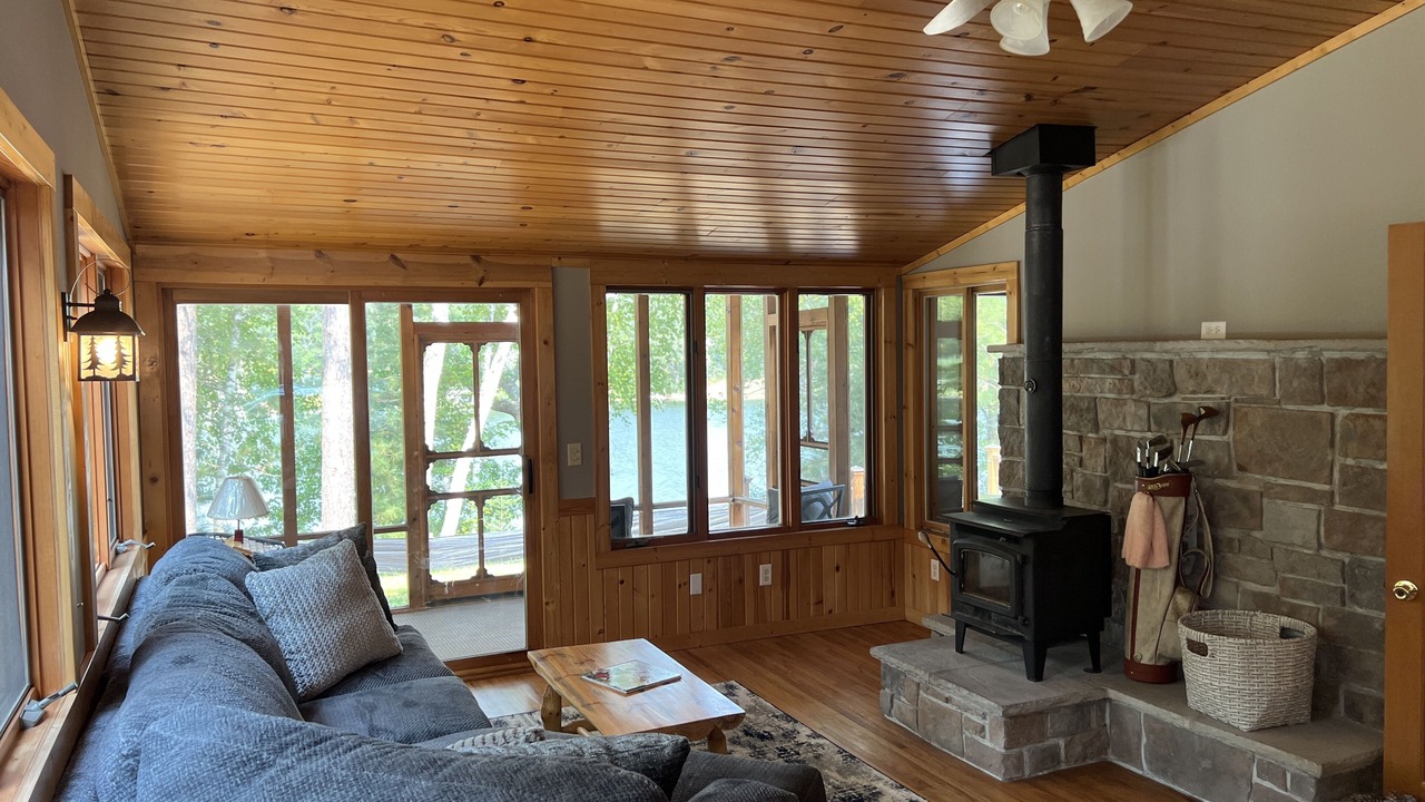 Photo of Livingroom in Sturgeon Lake