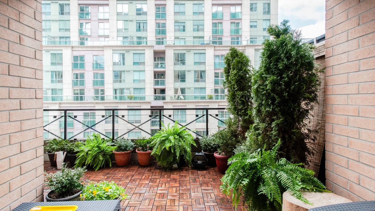 Photo of Patio Balcony in Financial District