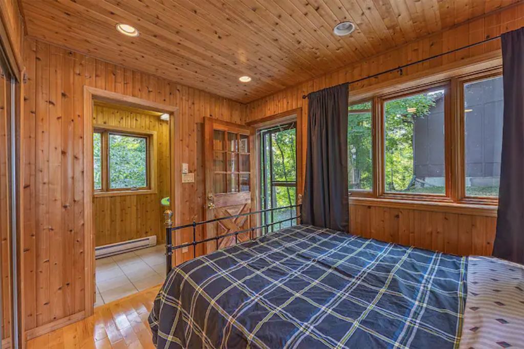 Photo of Bedroom in Frontenac