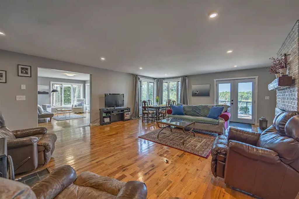 Photo of Livingroom in Frontenac