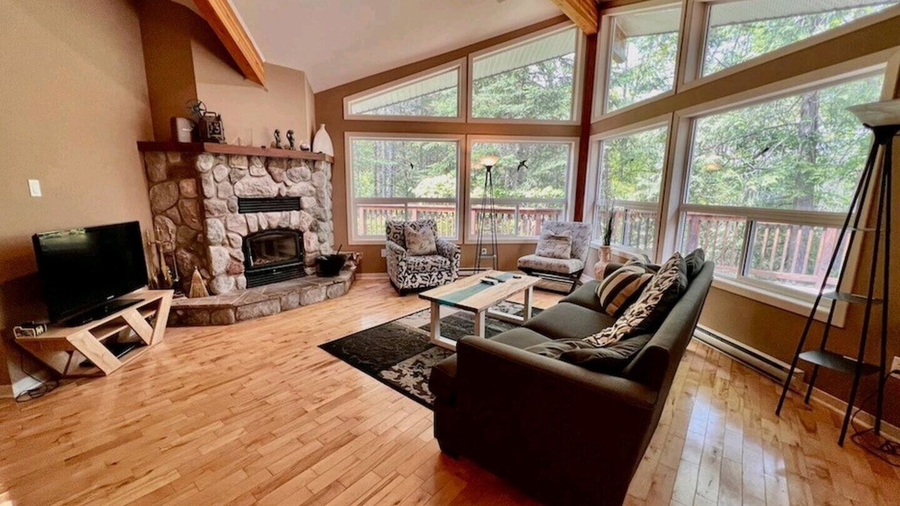 Photo of Livingroom in Haliburton