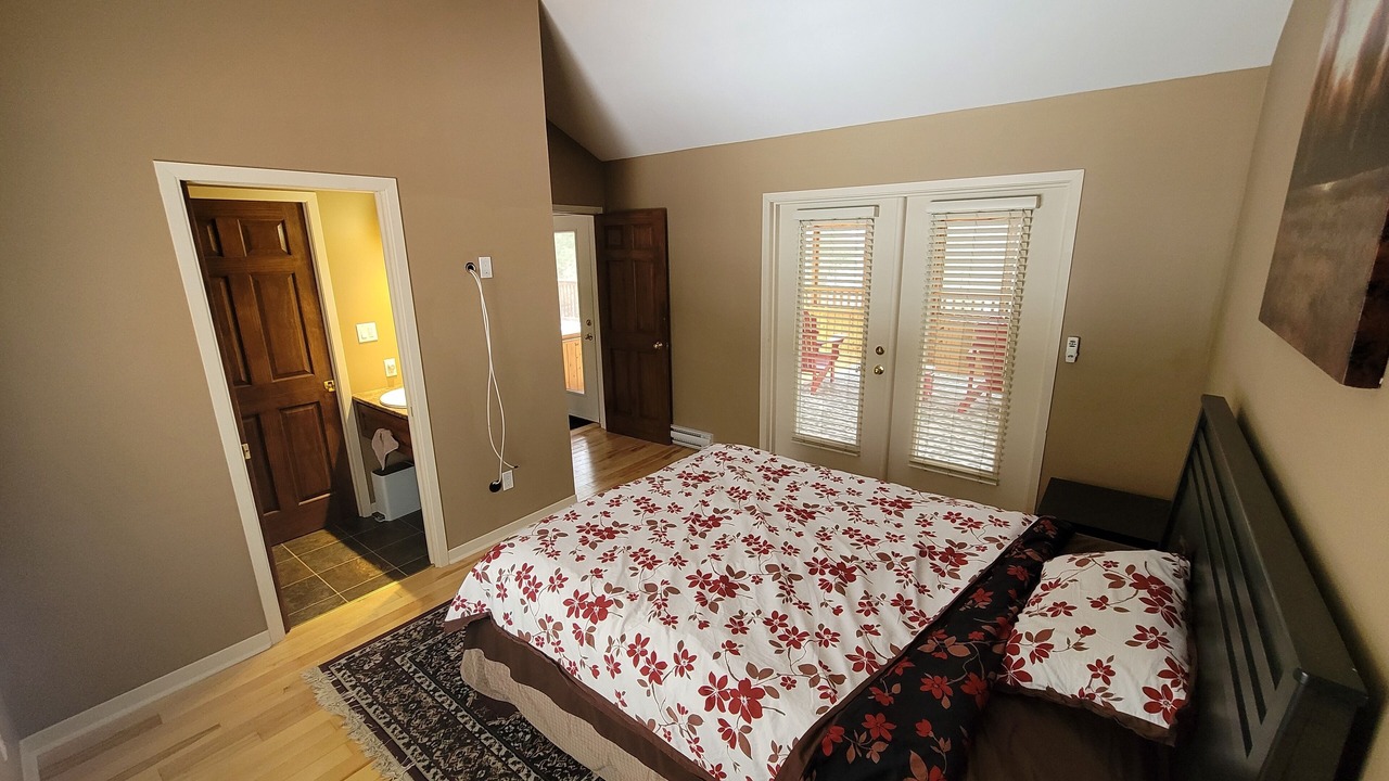 Photo of Bedroom in Haliburton