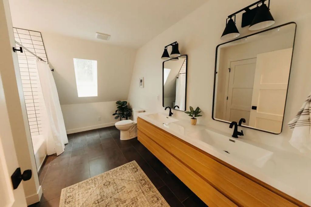 Photo of Bathroom in Alexandria