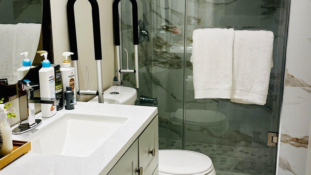 Photo of Bathroom in Laurentian Valley
