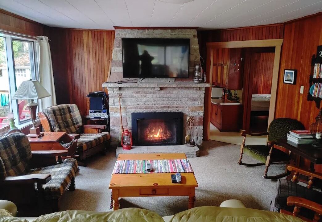 Photo of Livingroom in Gravenhurst