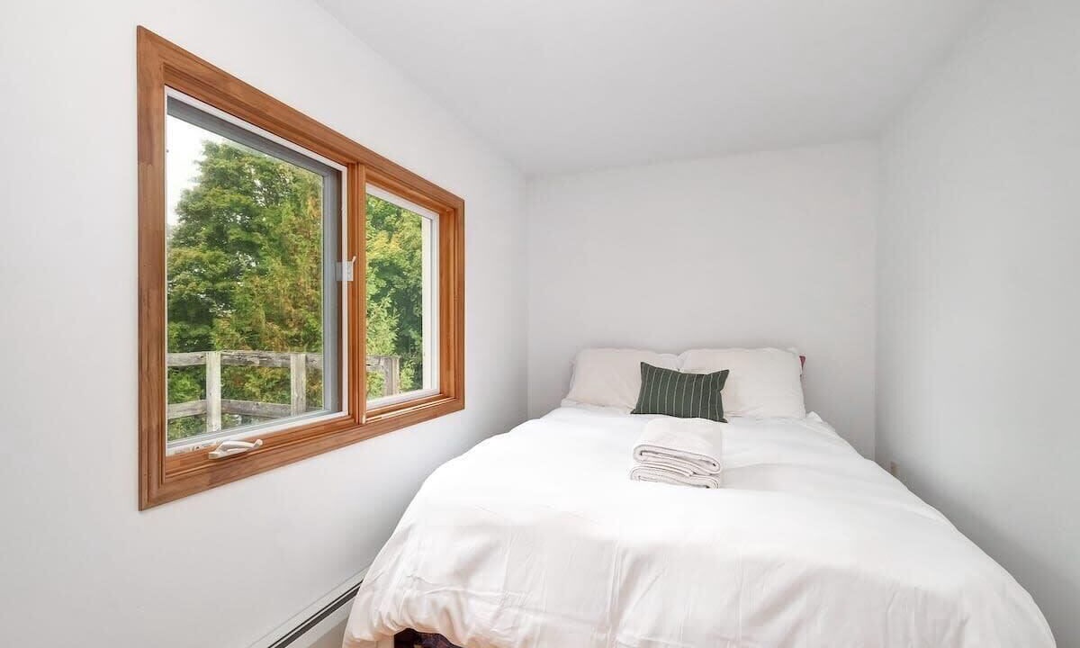 Photo of Bedroom in Leeds and the Thousand Islands