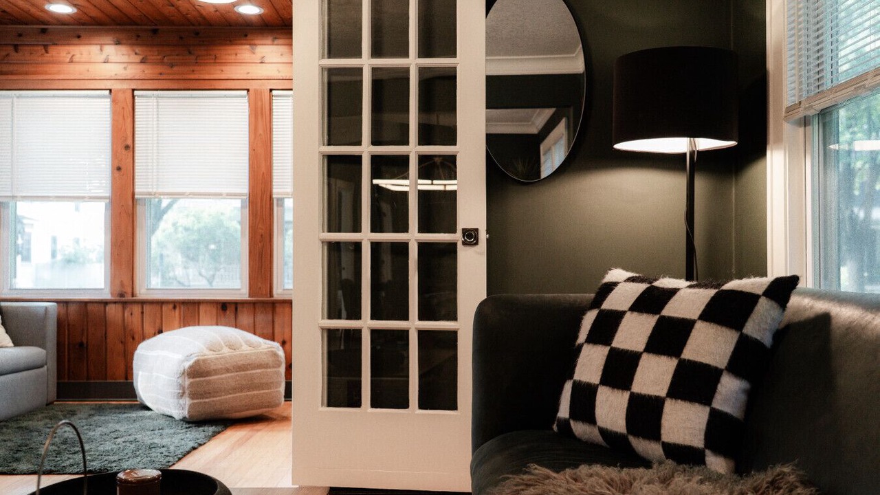 Photo of Livingroom in Summit - University