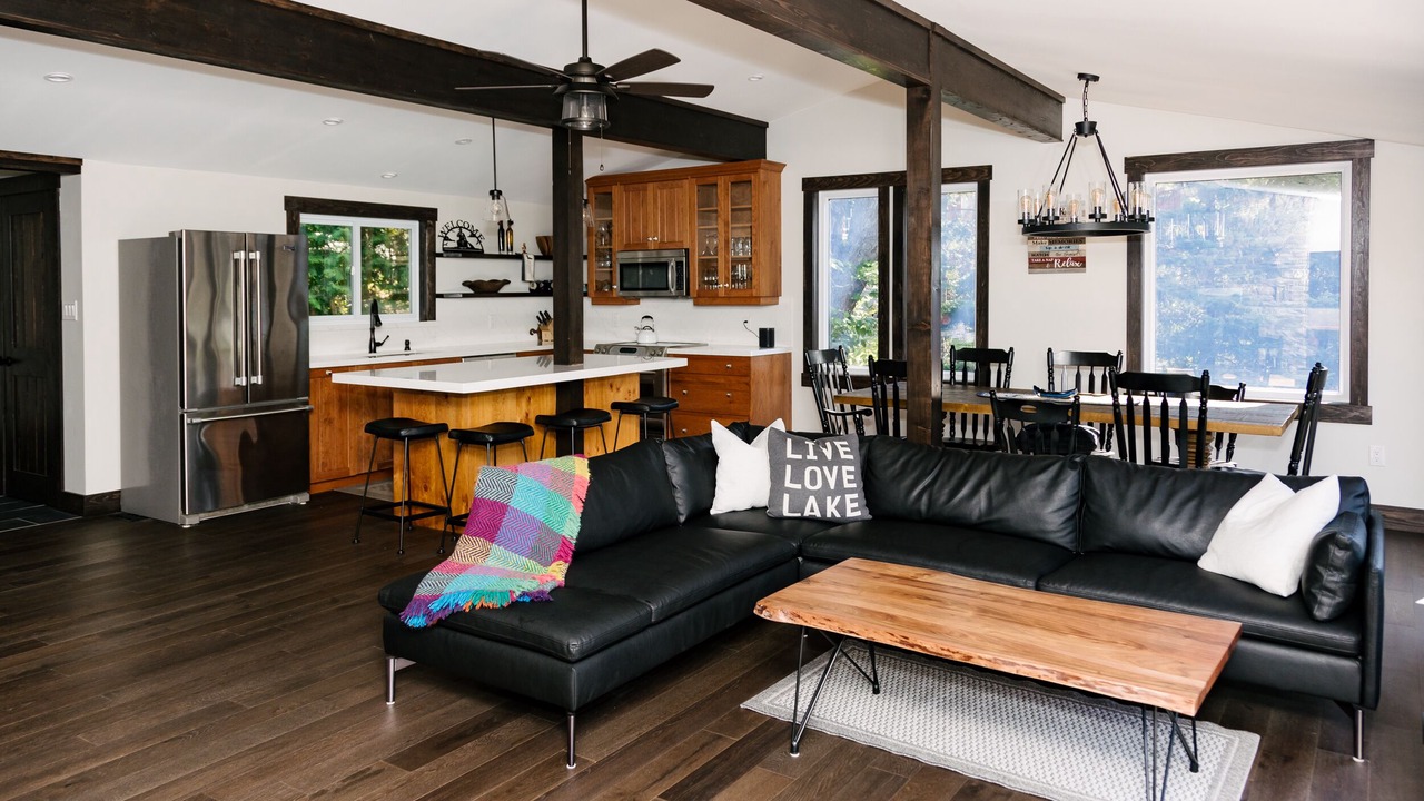 Photo of Livingroom in Eagle Lake