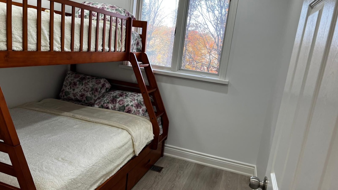 Photo of Bedroom in Bracebridge
