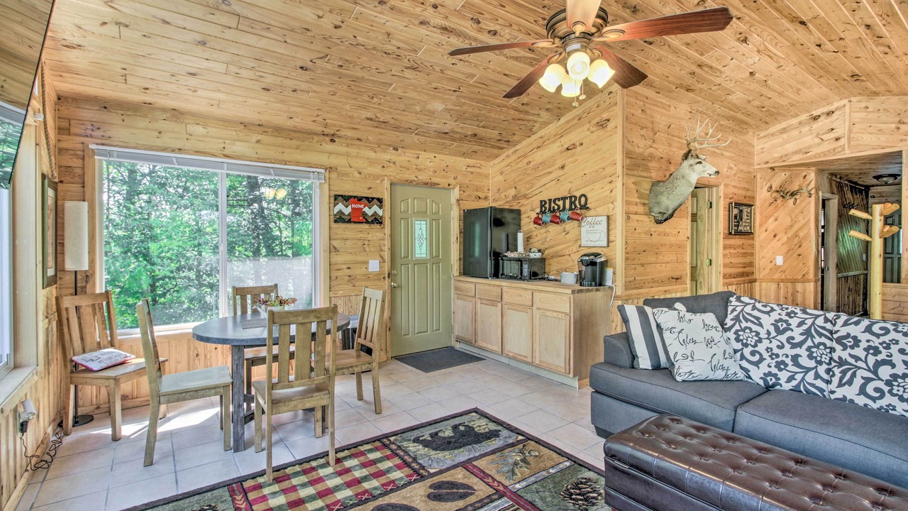 Photo of Livingroom in Cushing