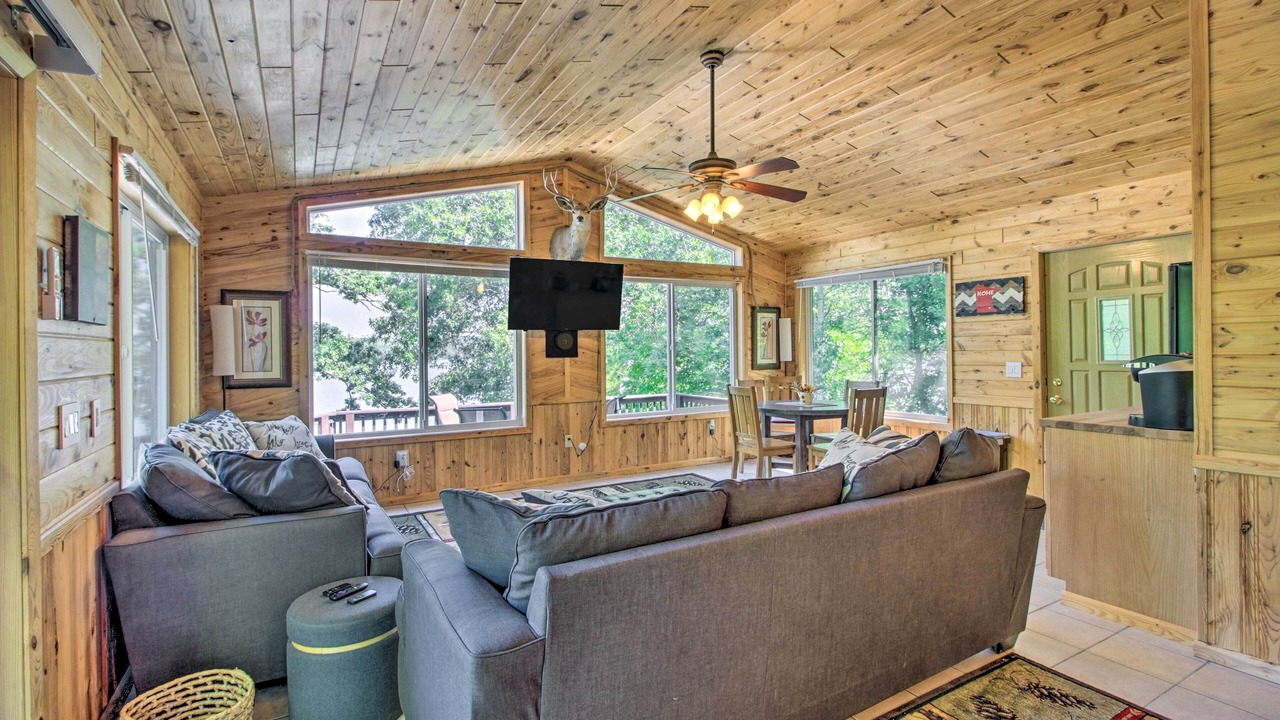 Photo of Livingroom in Cushing