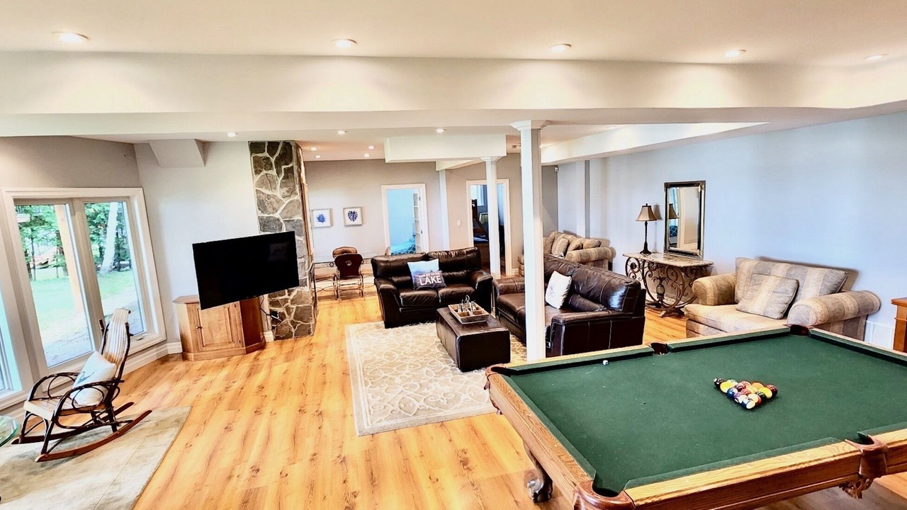 Photo of Livingroom in Scugog