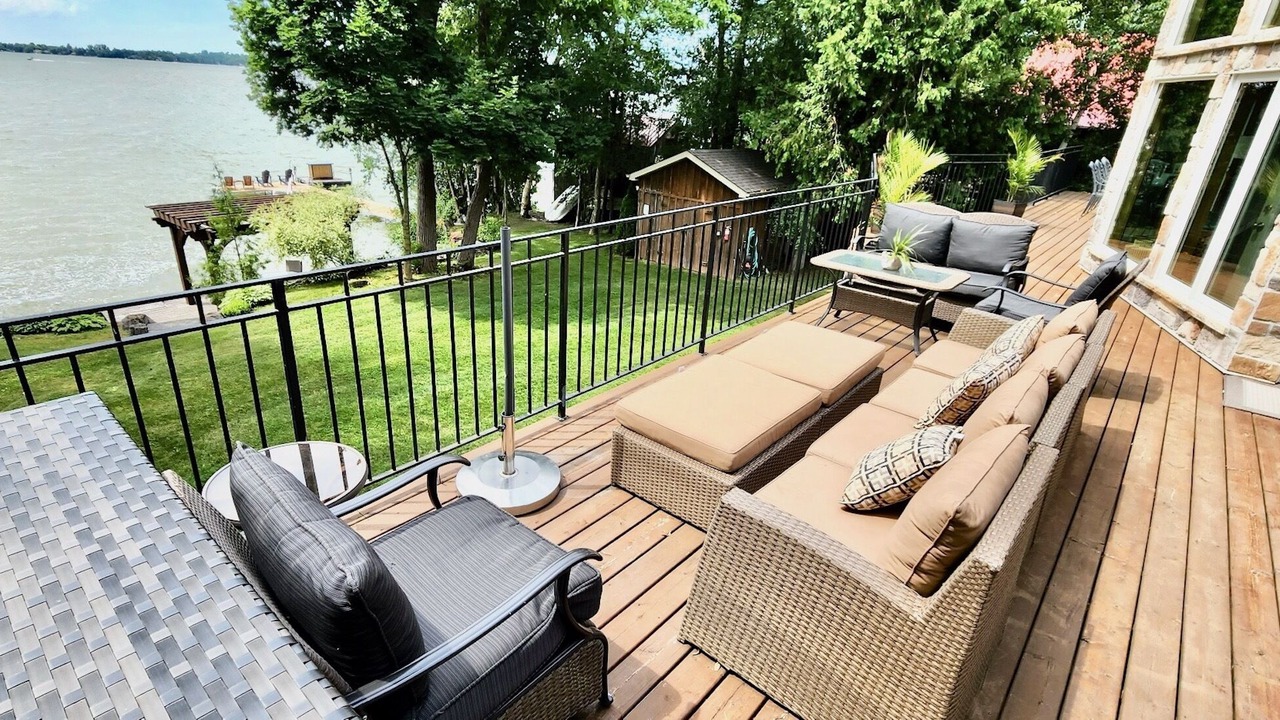 Photo of Patio Balcony in Scugog