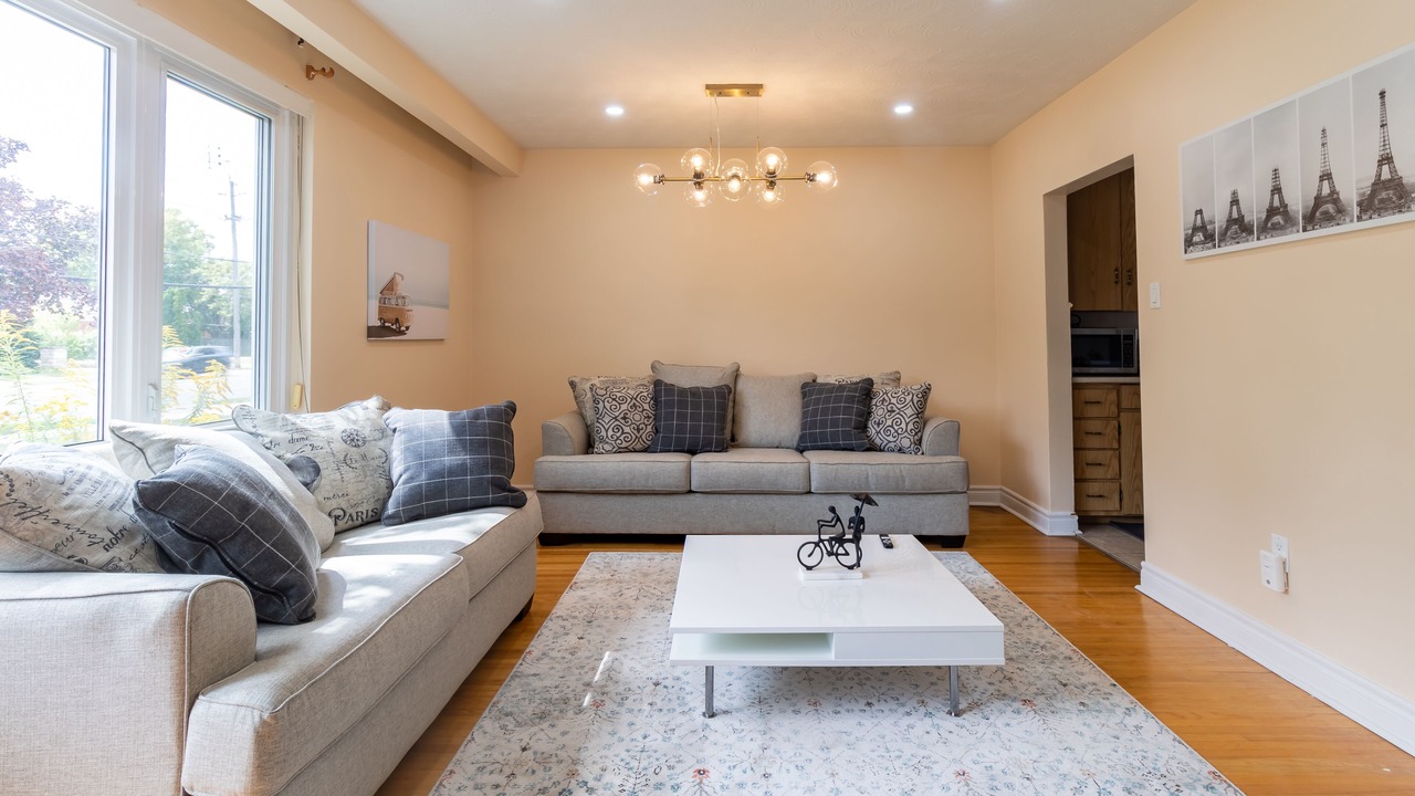 Photo of Livingroom in Etobicoke