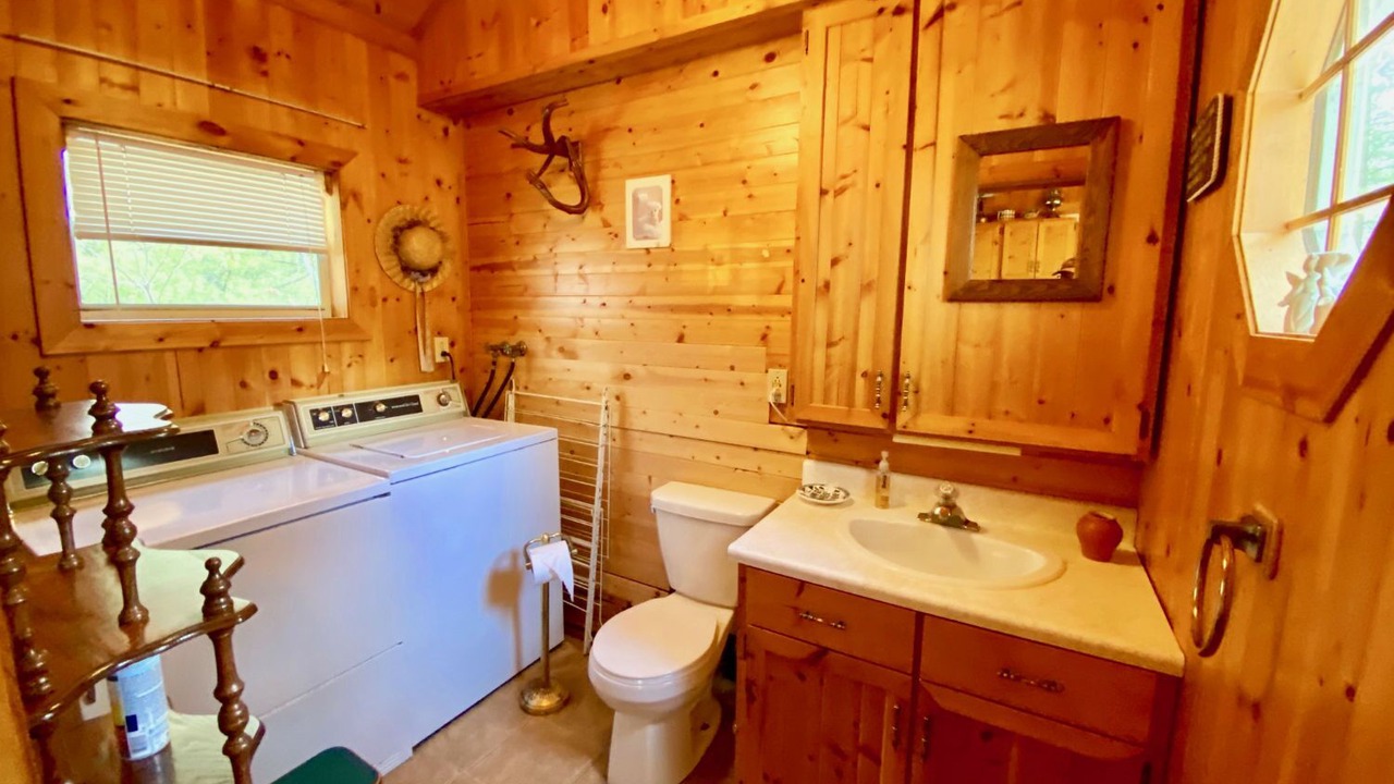 Photo of Bathroom in Douro-Dummer