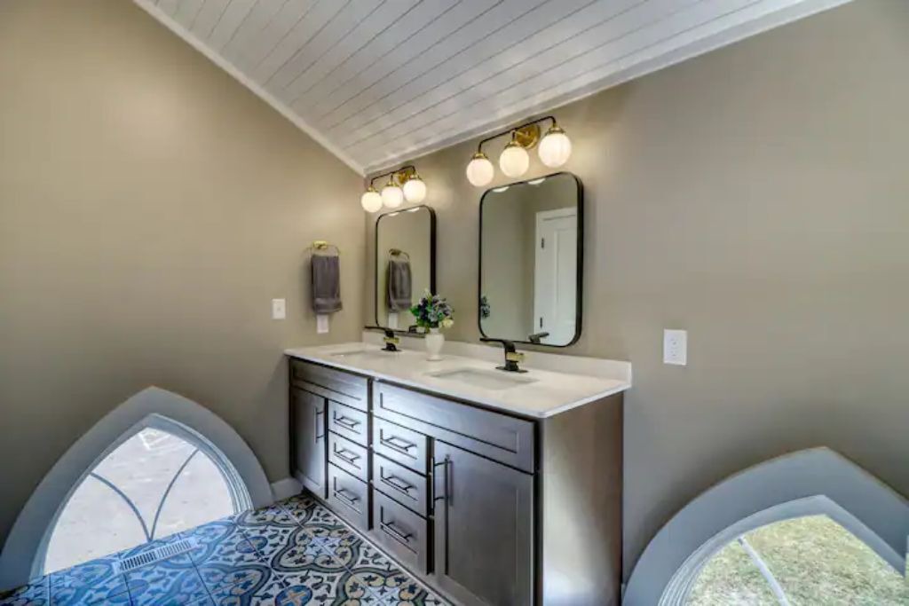 Photo of Bathroom in Richwood