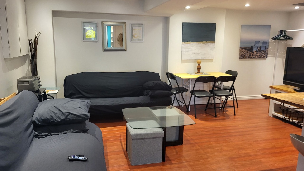 Photo of Livingroom in Ajax
