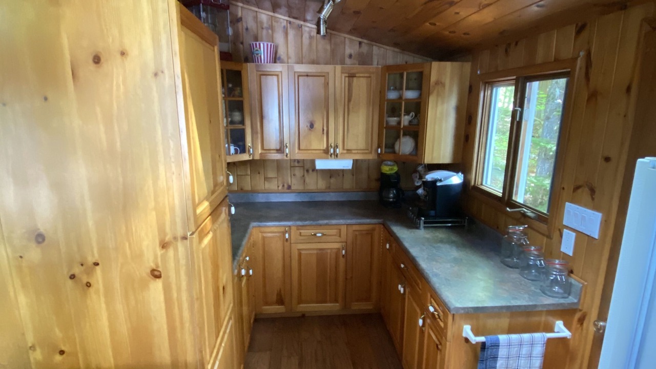 Photo of Kitchen in Lake of Bays