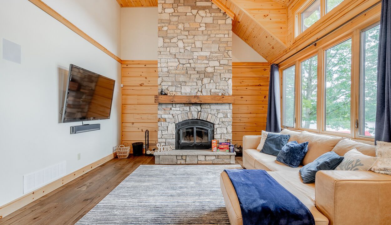 Photo of Livingroom in Bobcaygeon