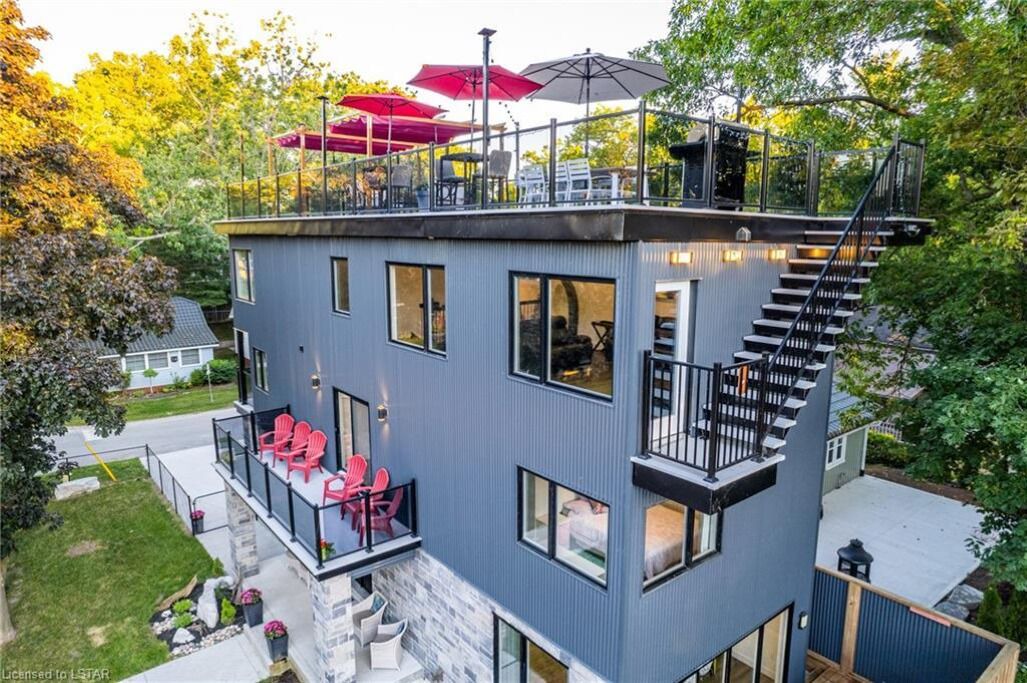 Photo of Patio Balcony in Grand Bend