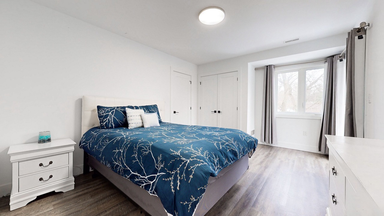 Photo of Bedroom in Grand Bend