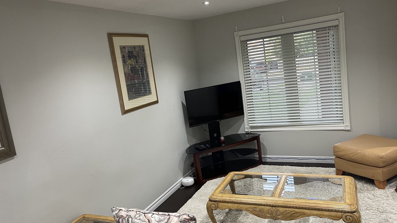 Photo of Livingroom in Brampton West