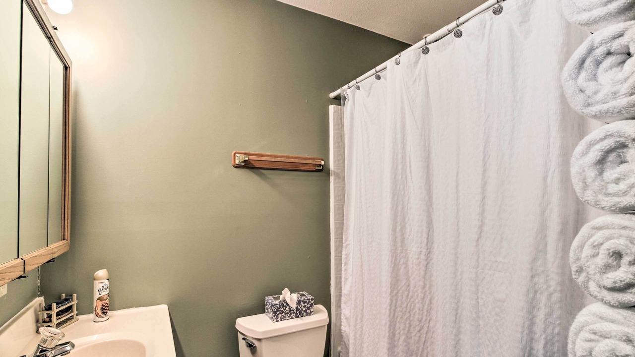 Photo of Bathroom in Motley