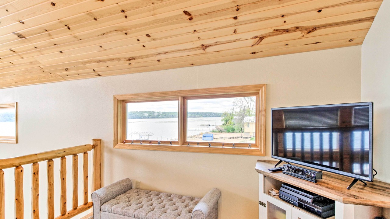 Photo of Livingroom in Motley