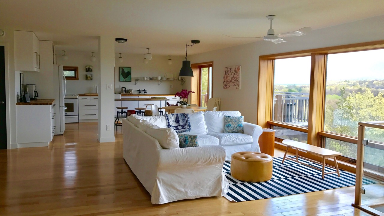 Photo of Livingroom in Prince Edward