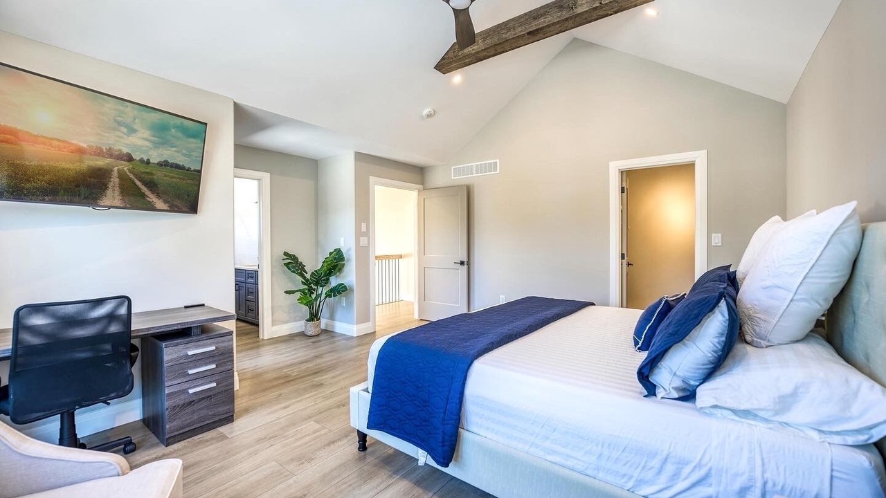 Photo of Bedroom in Grand Bend