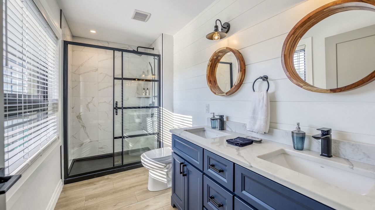 Photo of Bathroom in Grand Bend