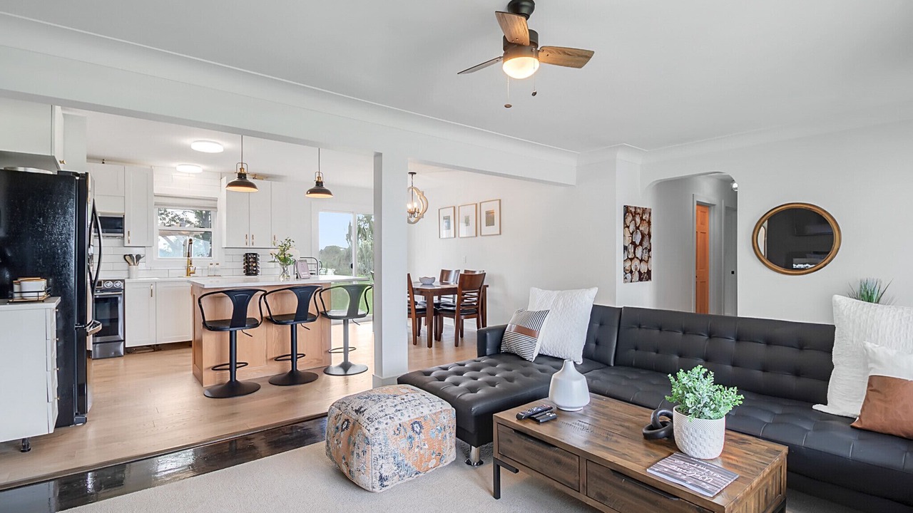 Photo of Livingroom in Pointe aux Roches