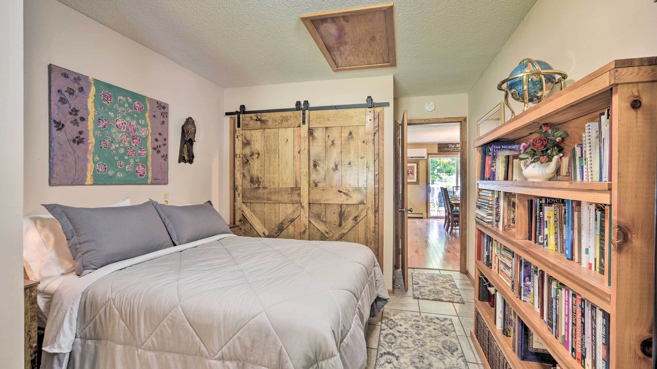 Photo of Bedroom in Centerville
