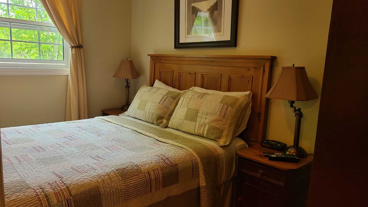Photo of Bedroom in Lake of Bays