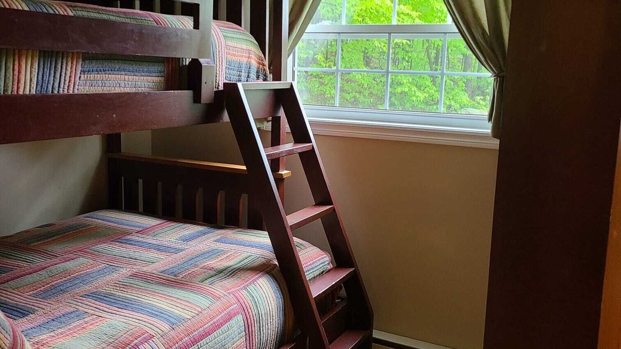 Photo of Bedroom in Lake of Bays