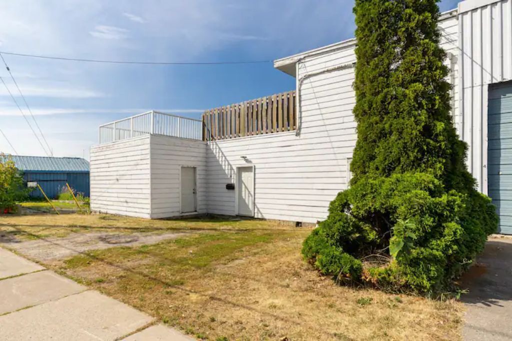 Photo of Outdoor in Belleville