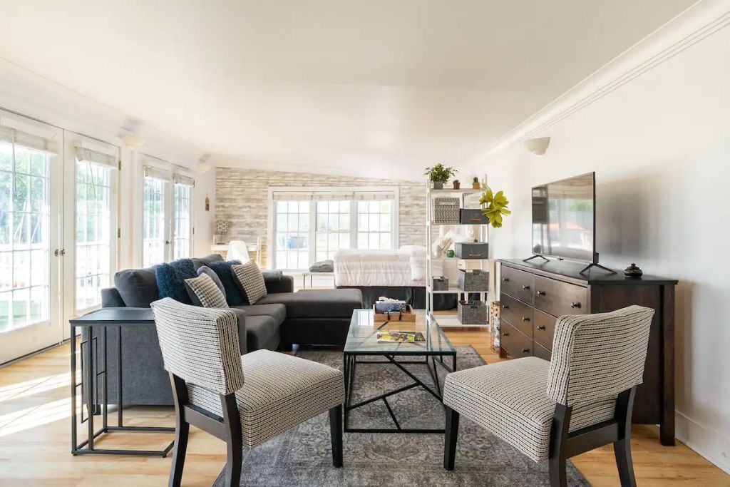 Photo of Livingroom in Belleville
