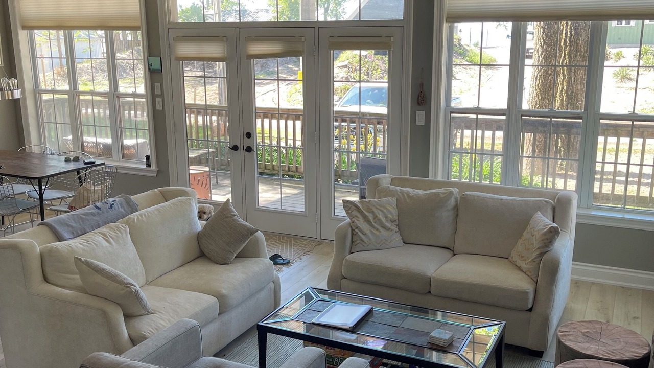 Photo of Livingroom in Long Point