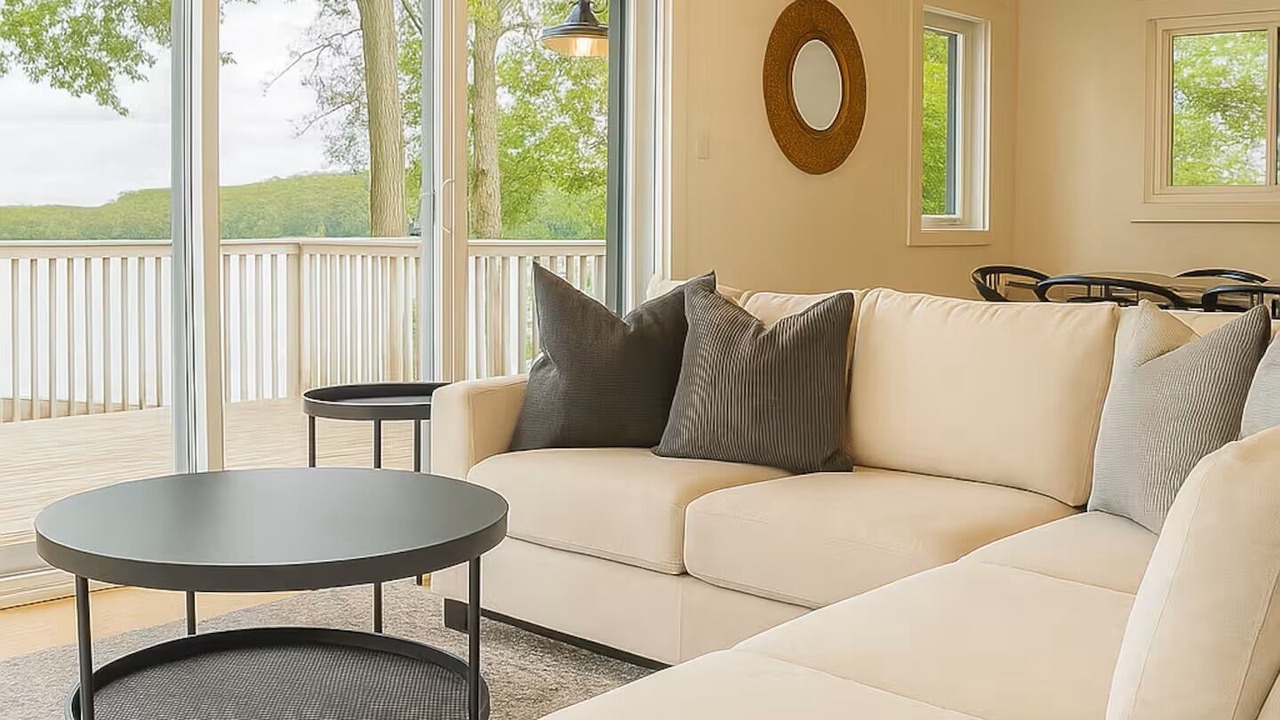 Photo of Livingroom in Utterson