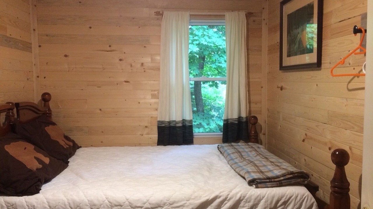 Photo of Bedroom in Bracebridge