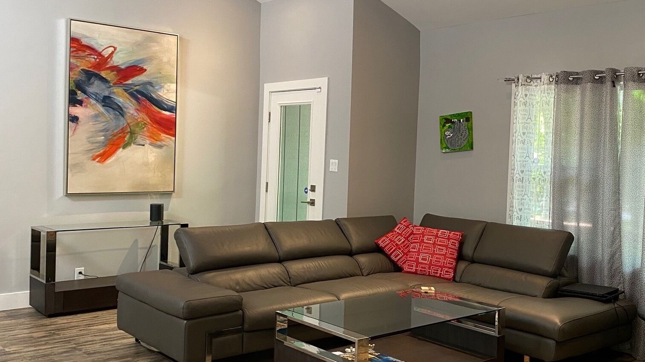 Photo of Livingroom in Grand Bend